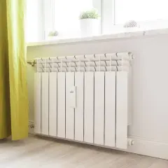 Zimne grzejniki na ostatnim piętrze? Odpowietrz je krok po kroku!